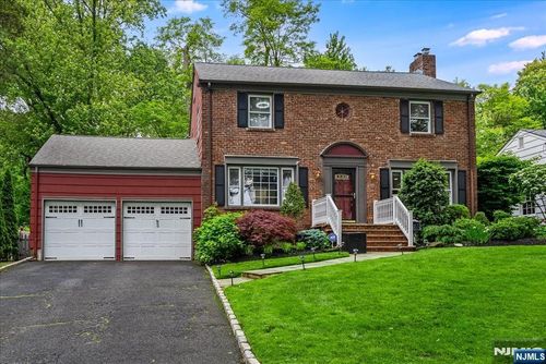 15 Glenside Dr, West Orange, NJ, 07052-4708 | Card Image