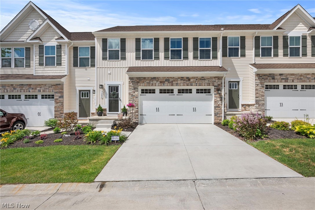 Hillsview Dr, Concord Township, OH 44077
