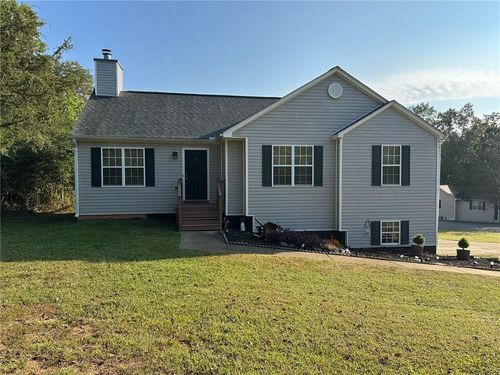 8415 Deliah Way, Gainesville, GA, 30506-6849 | Card Image