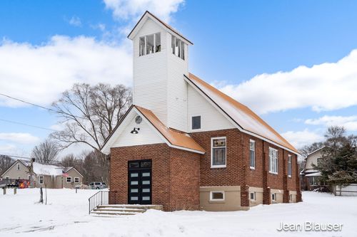 10 1st St, Stanwood, MI, 49346-9473 | Card Image