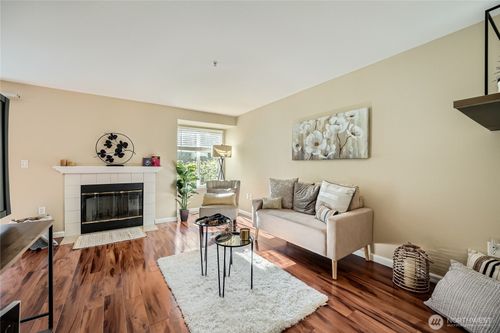 unit-i201-11002 Se Petrovitsky Rd, Renton, WA, 98055-5637 | Card Image