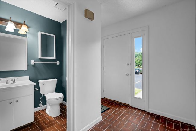 207 - 207 Summer Hill Dr, Condo with 2 bedrooms, 3 bathrooms and null parking in South Windsor CT | Image 5