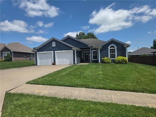614 S Connor St, Odessa, MO, 64076-1561 | Card Image