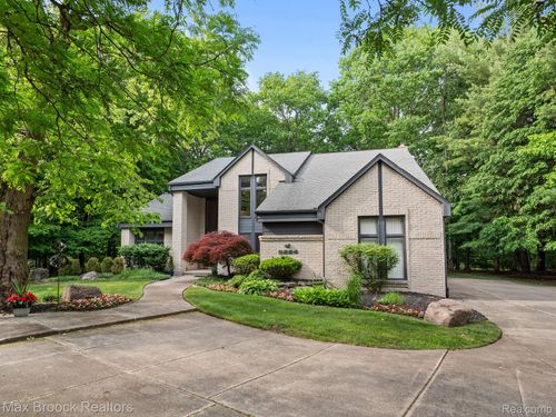 6224 Bromley Ct, West Bloomfield, MI, 48322-3242 | Card Image
