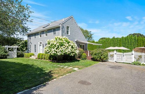 28 Windermere Dr, Sag Harbor, NY, 11963-1802 | Card Image