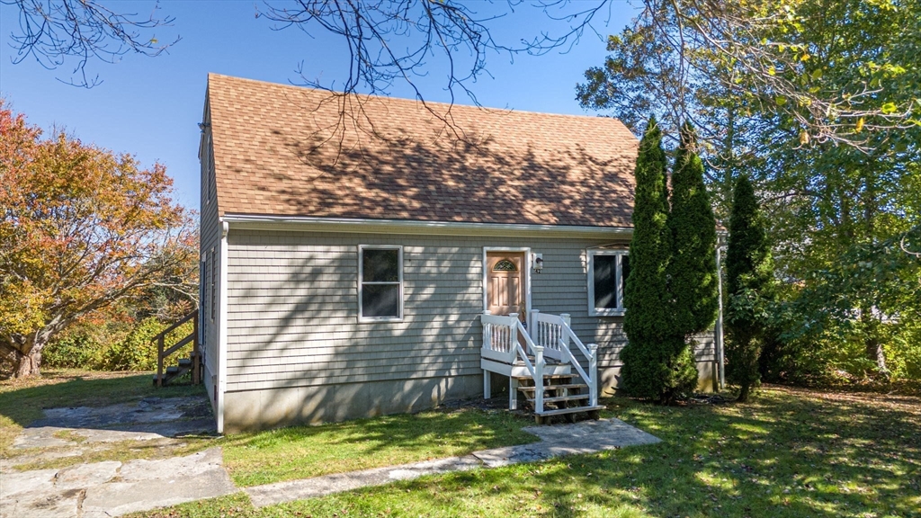 Siasconset Dr, Sagamore Beach, MA 02562