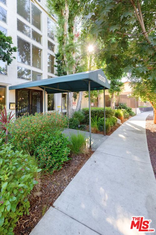 apt-122-13030 Valleyheart Dr, Studio City, CA, 91604-1963 | Card Image