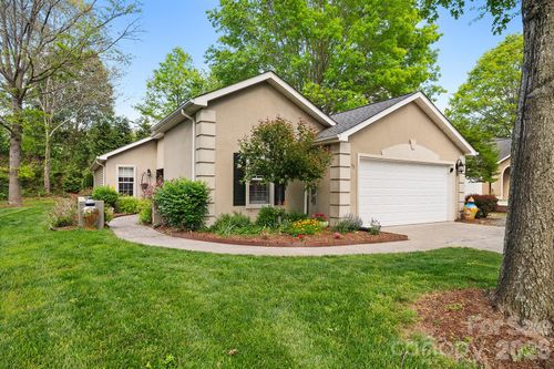 75 Stonebridge Dr, Asheville, NC, 28805-1463 | Card Image