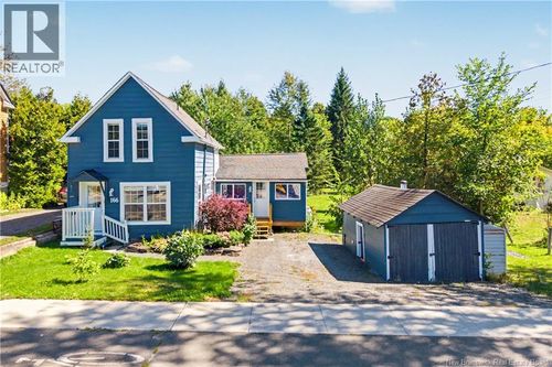 166 Brookside Dr, House with 3 bedrooms, 2 bathrooms and null parking in Fredericton NB | Card Image