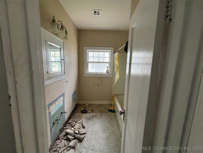 1924 W Owen K Garriott Rd, House other with 3 bedrooms, 1 bathrooms and null parking in Enid OK | Image 39