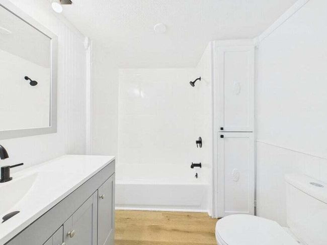 Full Bath | Image 13