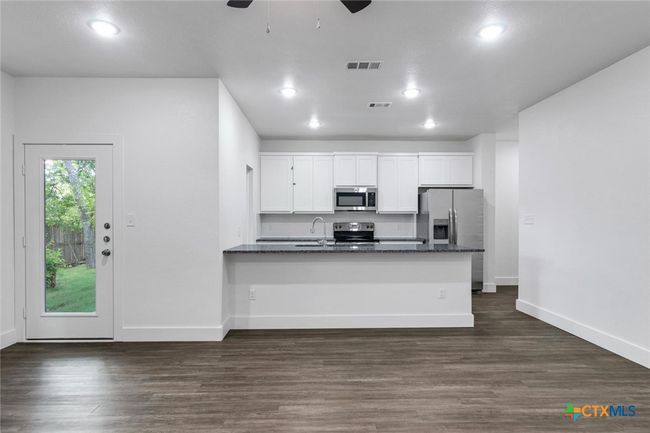 1912 Royal Loop, Townhouse with 3 bedrooms, 3 bathrooms and null parking in Belton TX | Image 4