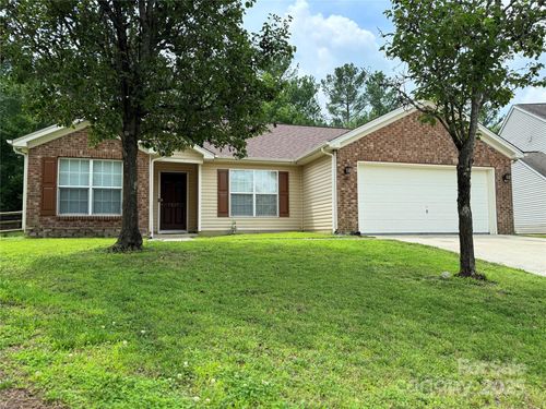 7267 Sandown Ct, Harrisburg, NC, 28075-9640 | Card Image