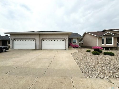 b-50 Russell Dr, Yorkton, SK, S3N3W2 | Card Image