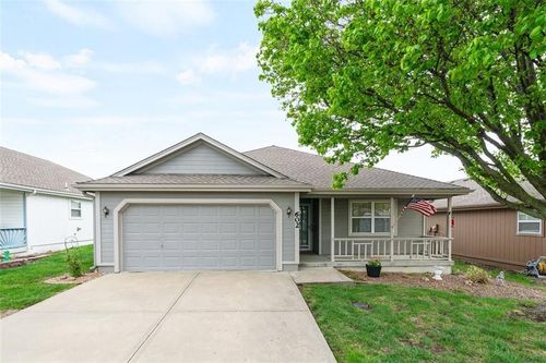 602 Sun Dr, Raymore, MO, 64083-9019 | Card Image