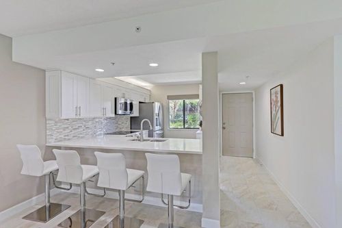 105-901 Seafarer Cir, Jupiter, FL, 33477-9071 | Card Image