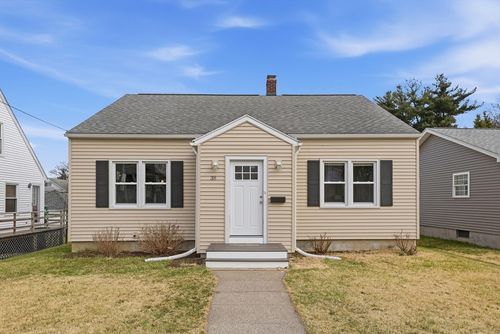 38 White St, Chicopee, MA, 01013-3042 | Card Image