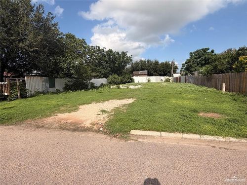 8020 Locker Ave, Edinburg, TX, 78542-4790 | Card Image