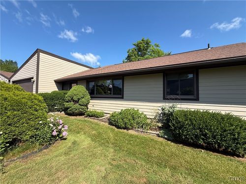 743 Village Blvd S, Baldwinsville, NY, 13027-3348 | Card Image