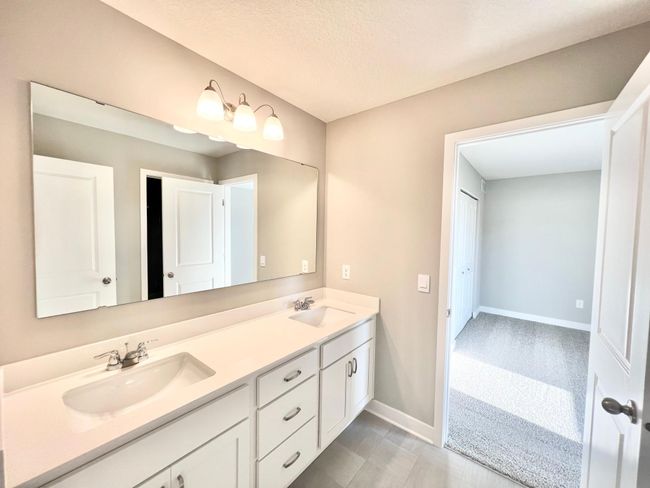 Actual home: Jack & Jill bath | Image 31