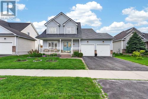 68 Country Club Dr, Bath, ON, K0H1G0 | Card Image