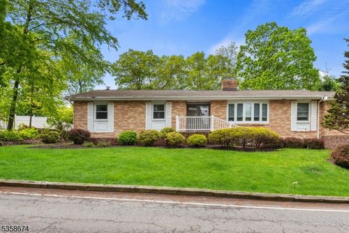 218 Santa Fe Trl, Hopatcong, NJ, 07843-1261 | Card Image
