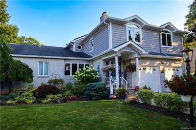 2686 Falcon Street, House other with 6 bedrooms, 4 bathrooms and null parking in East Meadow NY | Image 2