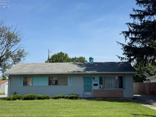 1716 Moore St, Fremont, OH, 43420-1615 | Card Image