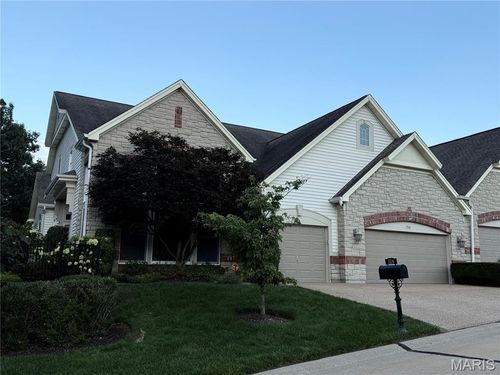 724 Stonebluff Ct, Chesterfield, MO, 63005-4868 | Card Image