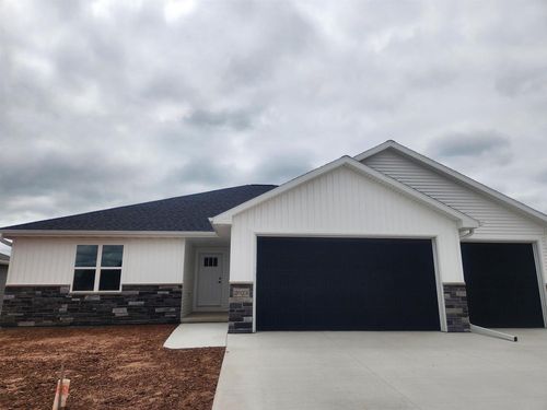 8318 Xavier Drive, CLAYTON, WI, 54952 | Card Image