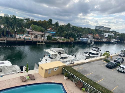 apt-406-2000 Ne 135th St, North Miami, FL, 33181-2101 | Card Image