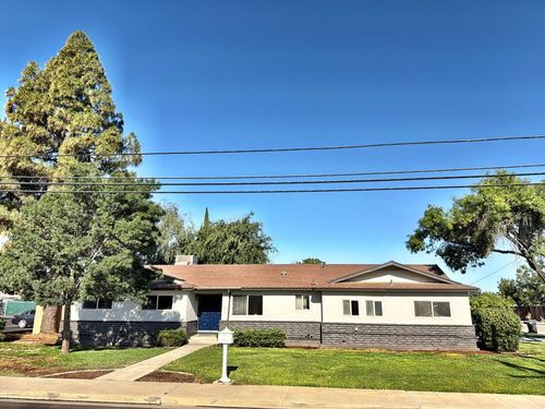 129 Vine St, Lemoore, CA, 93245-3467 | Card Image