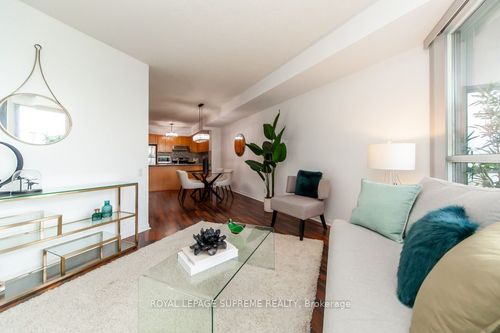 202-1600 Keele St, Toronto, ON, M6N5J1 | Card Image