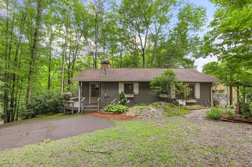 325 Dominion Rd, Cashiers, NC, 28717 | Card Image