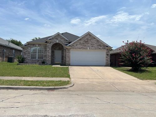 7409 Marsland Ln, Arlington, TX, 76001-7390 | Card Image