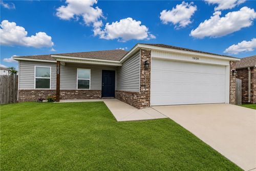 1029 S Brambling Ln, Fayetteville, AR, 72701-5649 | Card Image