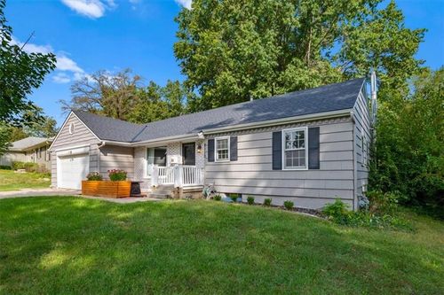 8110 W 92nd St, Overland Park, KS, 66212-3110 | Card Image