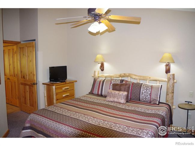 King bed with new mattress | Image 8