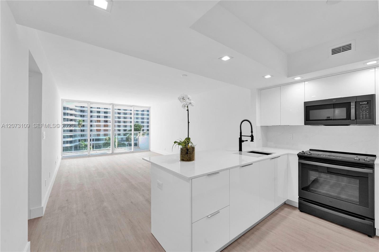 Residential Lease in Miami Beach 5