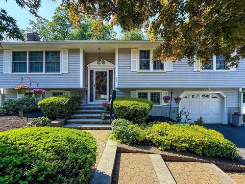 17 Robin Rd, Milford, MA, 01757-1309 | Card Image