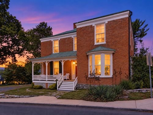 322 E Main St, FINCASTLE, VA, 24090-3093 | Card Image