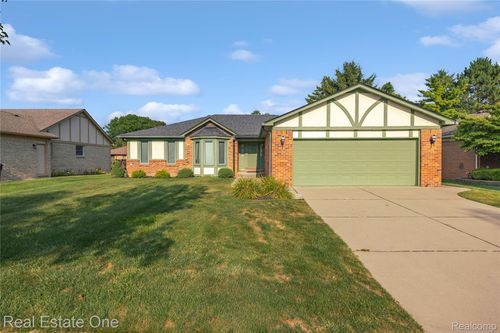 40444 La Grange Dr, Sterling Heights, MI, 48313-5435 | Card Image