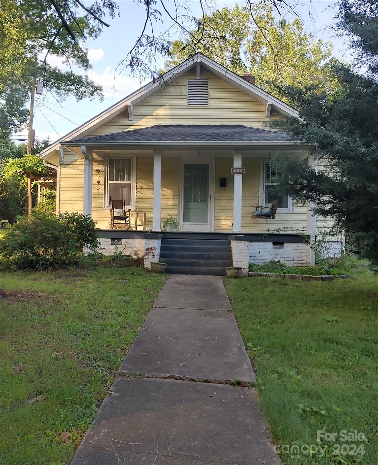 8th Avenue Dr, Hickory, NC 28601