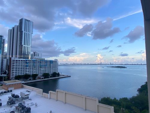 1107-2000 N Bayshore Dr, Miami, FL, 33137-5108 | Card Image