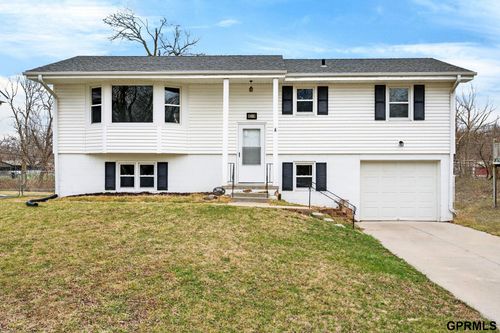 6219 N 66 Street, Omaha, NE, 68104 | Card Image