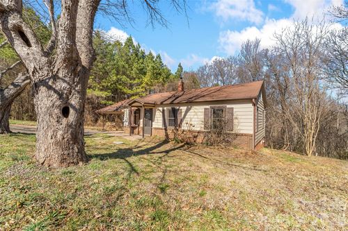 4676 Bowman Rd, Hickory, NC, 28602-9105 | Card Image