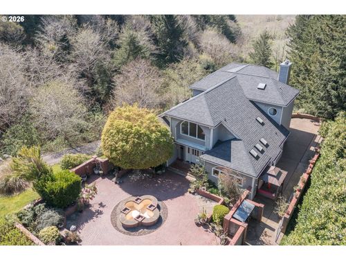 626 N Bayview Loop, Waldport, OR, 97394-9607 | Card Image