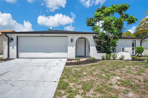 9005 Lido Ln, PORT RICHEY, FL, 34668-4953 | Card Image