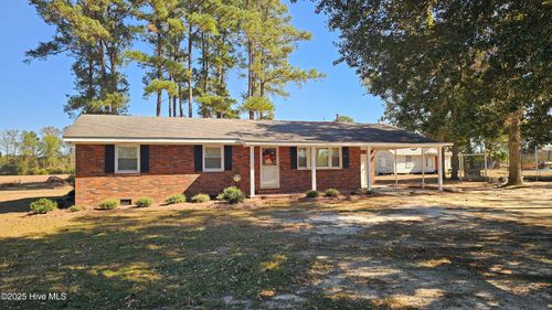 2015 Wilson Rd, Clinton, NC, 28328-5943 | Card Image