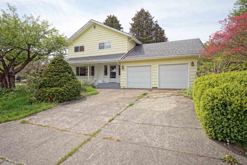 1523 Parker Place, White Rock, BC, V4B4S6 | Card Image
